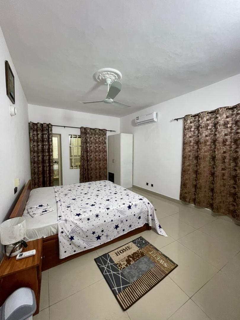 Location meublée d'un Appartement de 3 pièce(s) à 40.000 FCFA : Littoral-Cotonou (Fidjrossè )