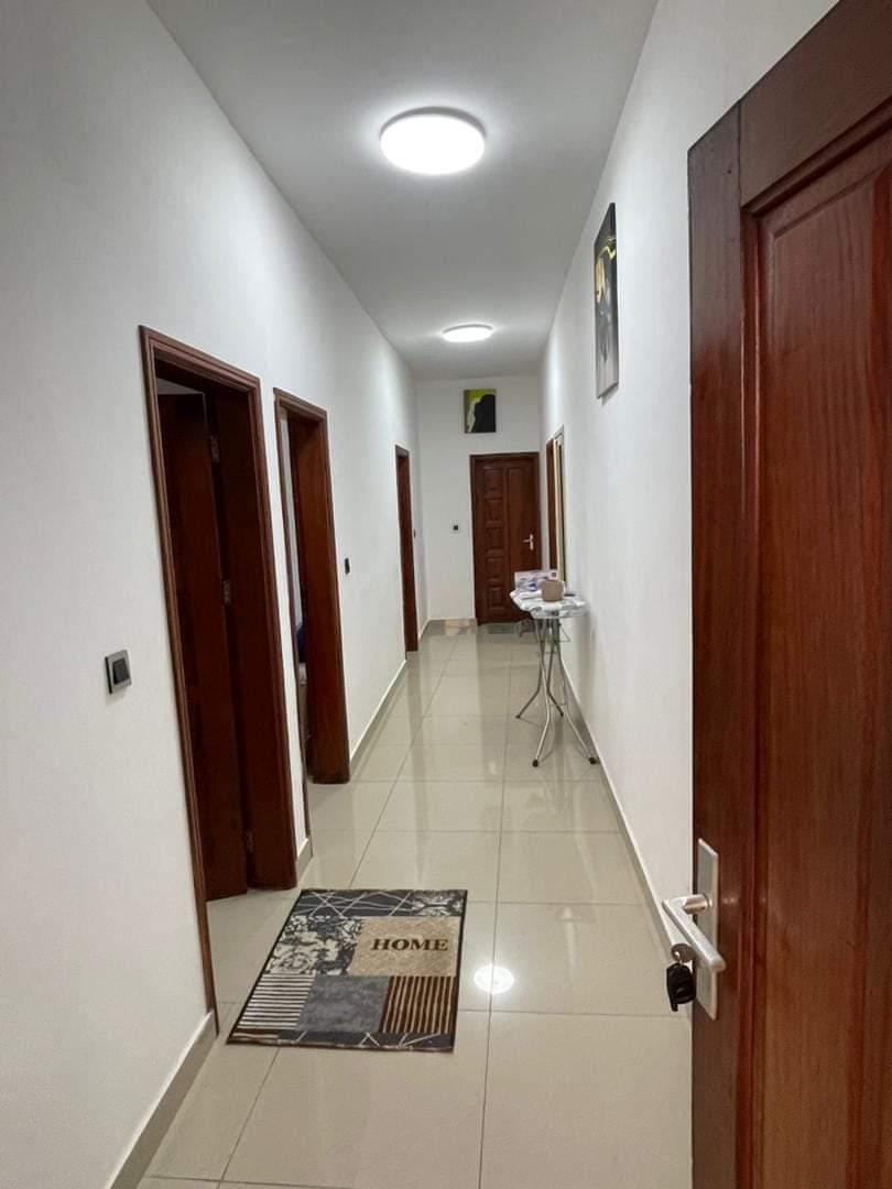 Location meublée d'un Appartement de 3 pièce(s) à 40.000 FCFA : Littoral-Cotonou (Fidjrossè )