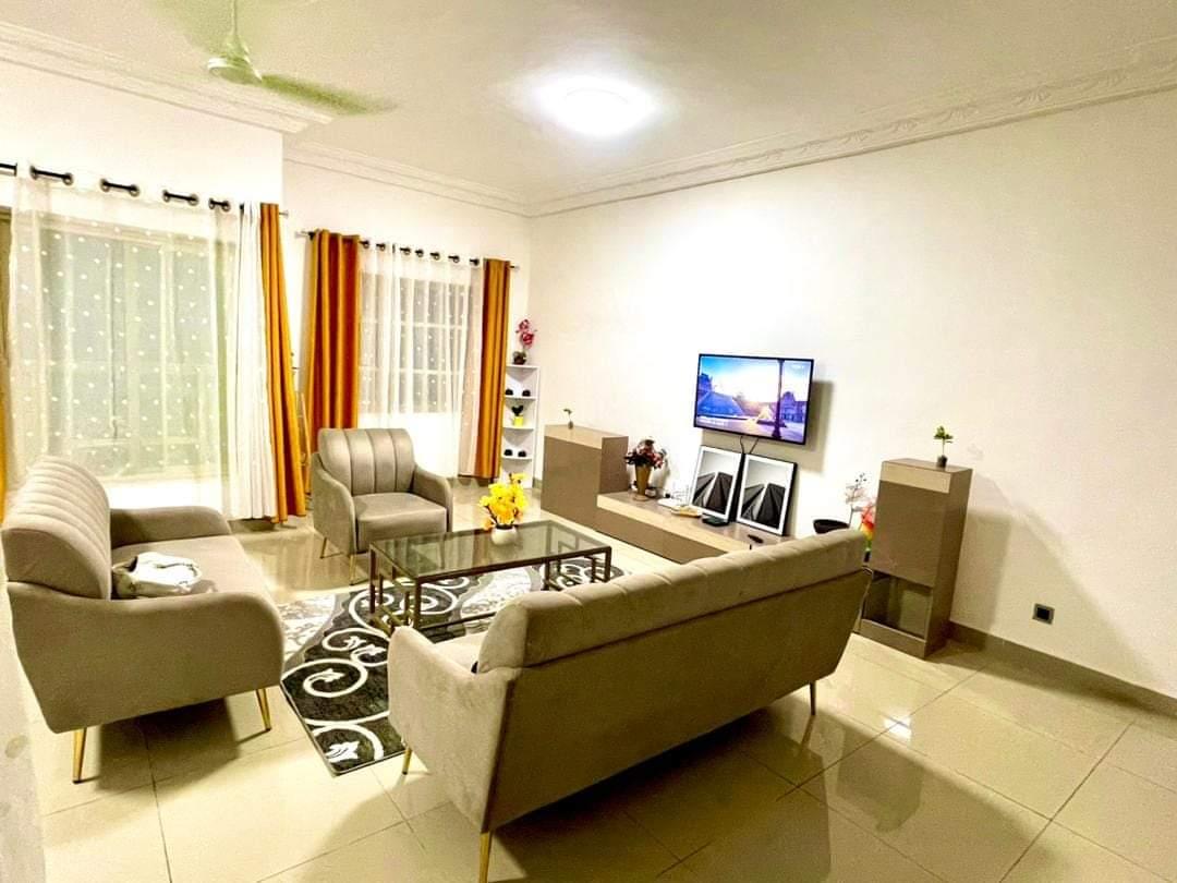 Location meublée d'un Appartement de 3 pièce(s) à 40.000 FCFA : Littoral-Cotonou (Fidjrossè )