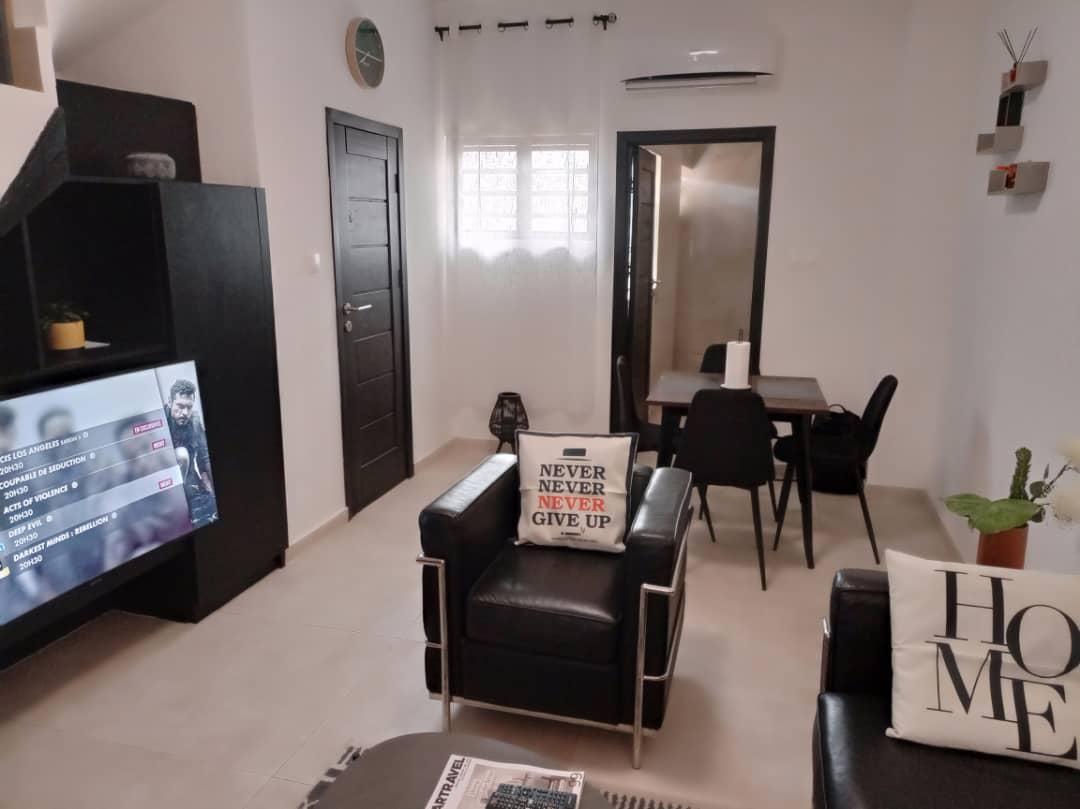 Location meublée d'un Appartement de 3 pièce(s) à 40.000 FCFA : Littoral-Cotonou (Agla)