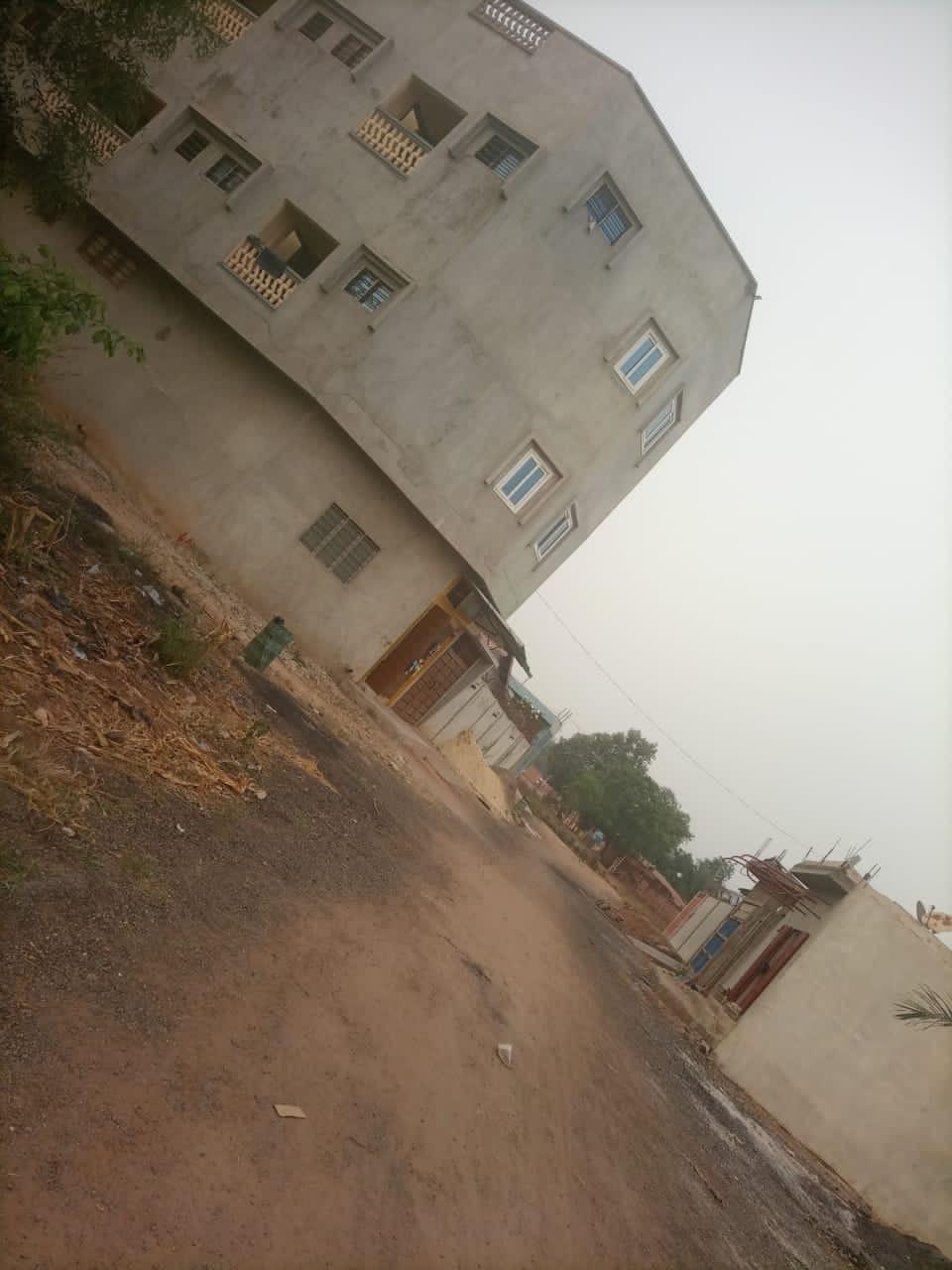 Vente d'une Maison / Villa à 10.000.000 FCFA : Littoral-Cotonou (Calavi Womey/awake)