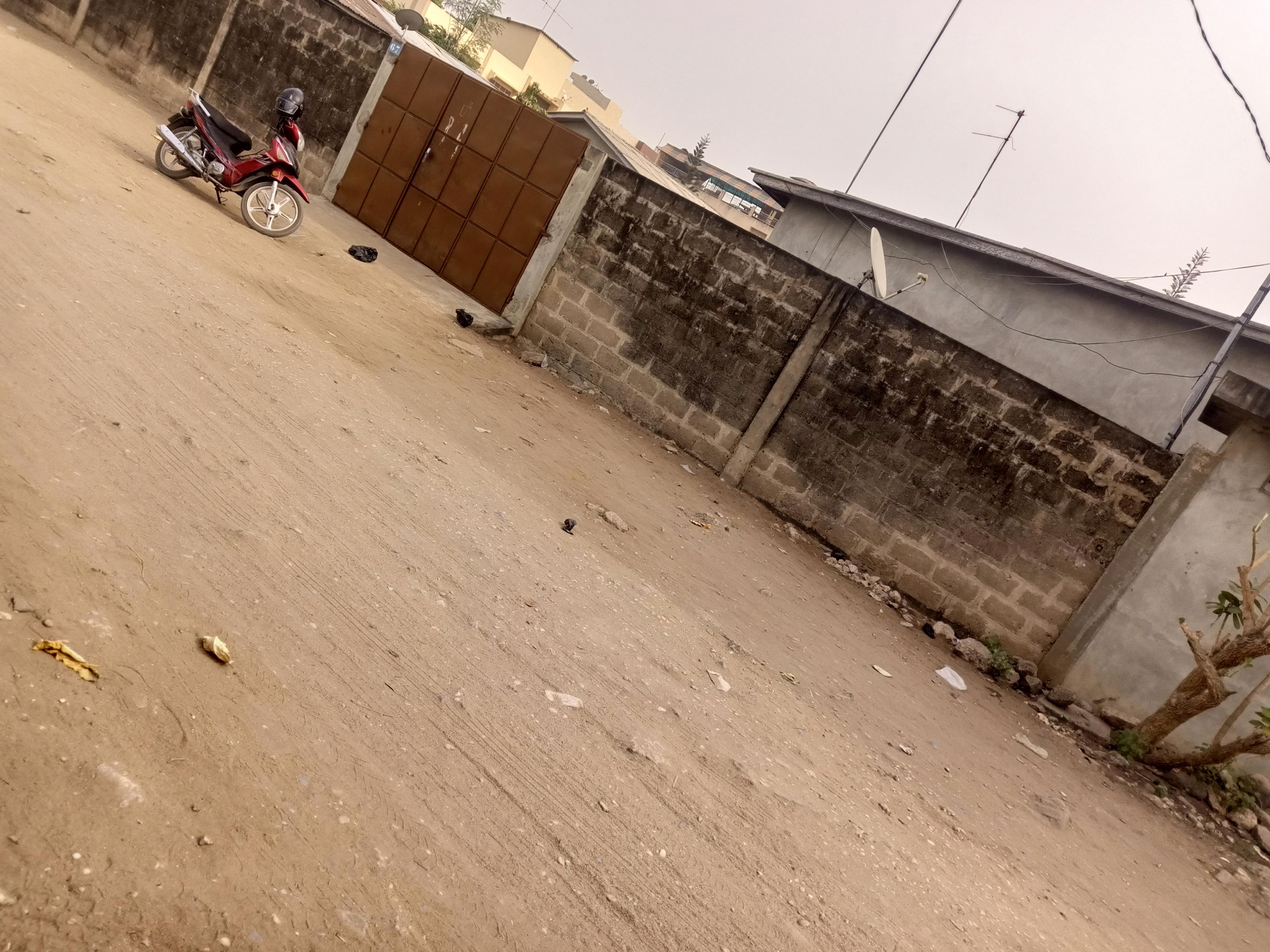 Vente d'un Terrain : Littoral-Cotonou (Fidjrossê )