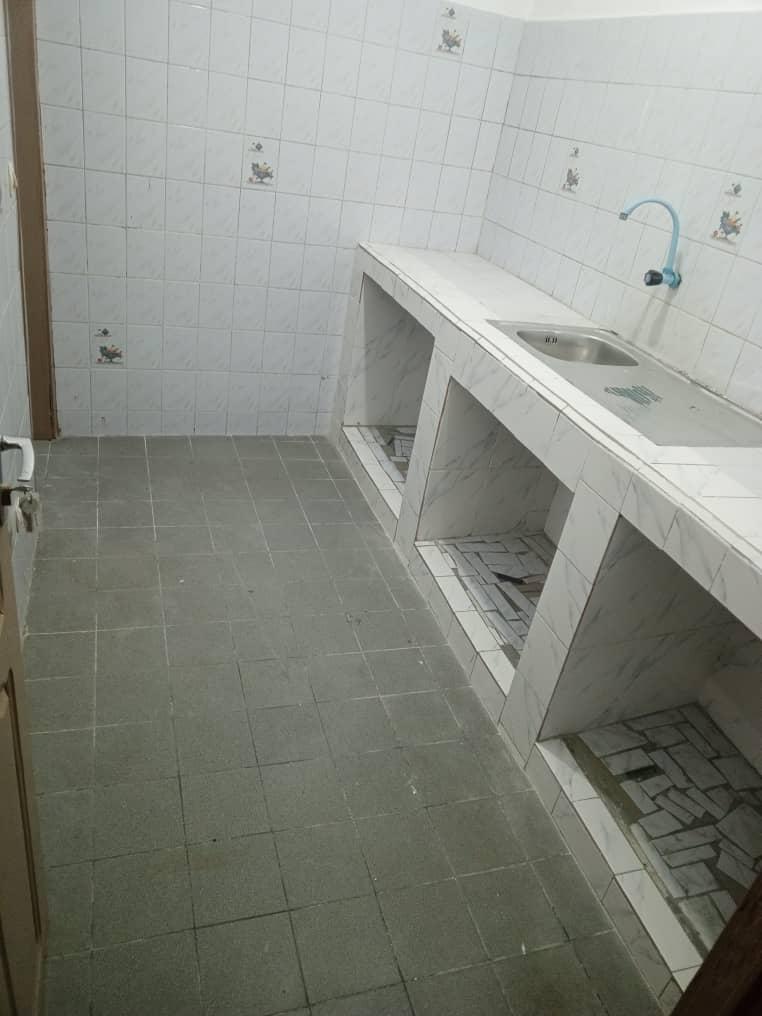 Location d'un Appartement de 4 pièce(s) à 130.000 FCFA : Littoral-Cotonou (Zogbo)