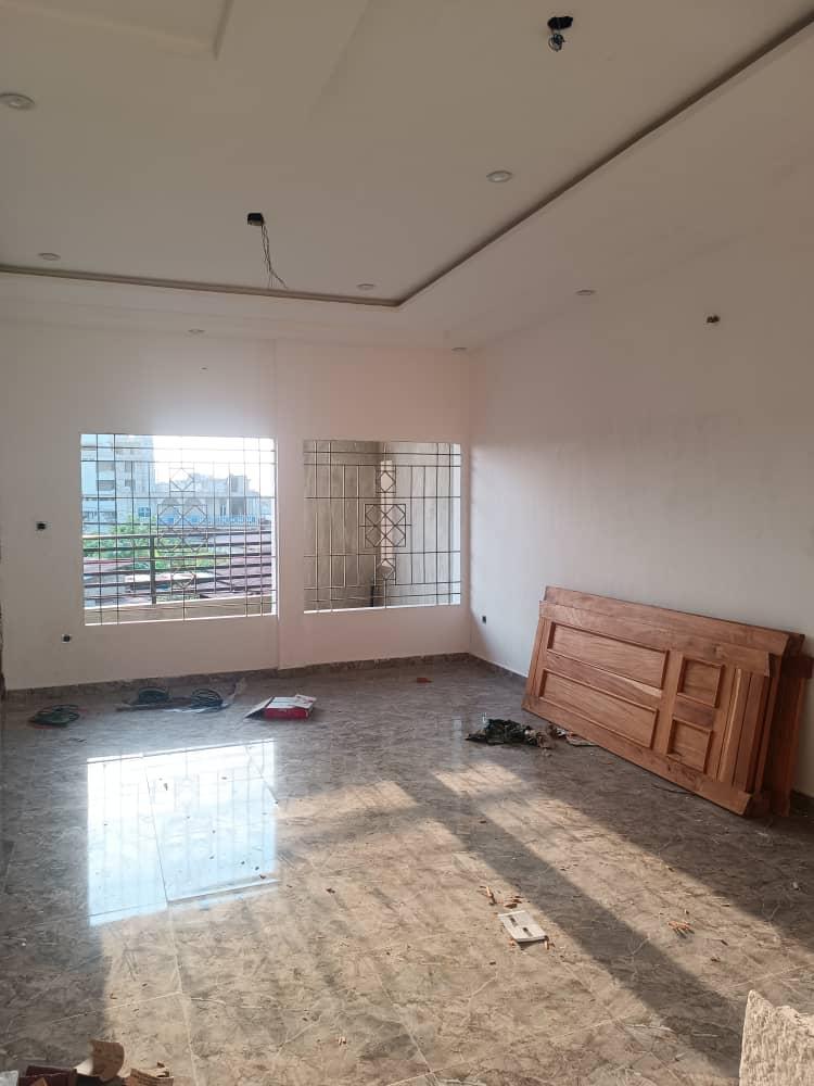 Location d'un Appartement de 3 pièce(s) à 210.000 FCFA : Littoral-Cotonou (Akpakpa)